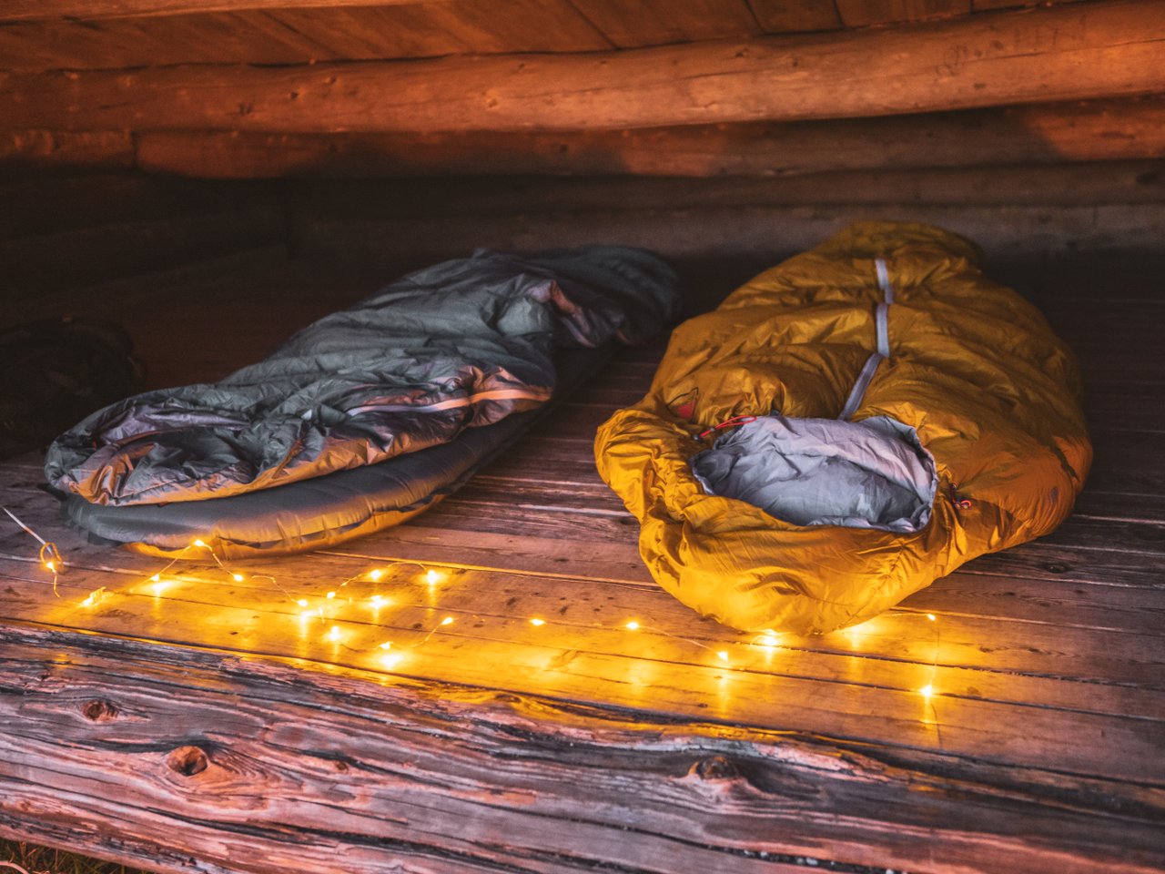 Soveposer i shelter