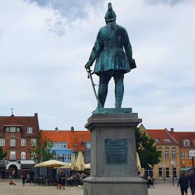 Statuen af Frederik VII, Køge Torv